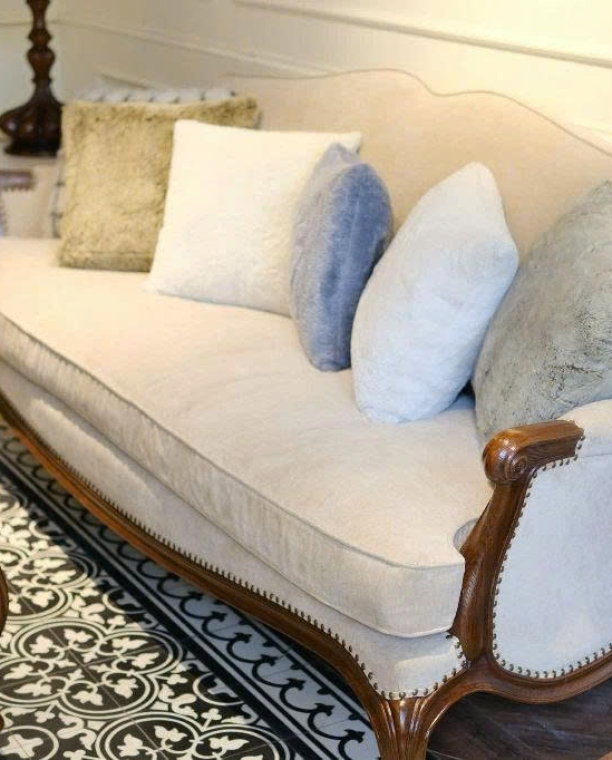 BÀN TRÀ ROYAL CURVE