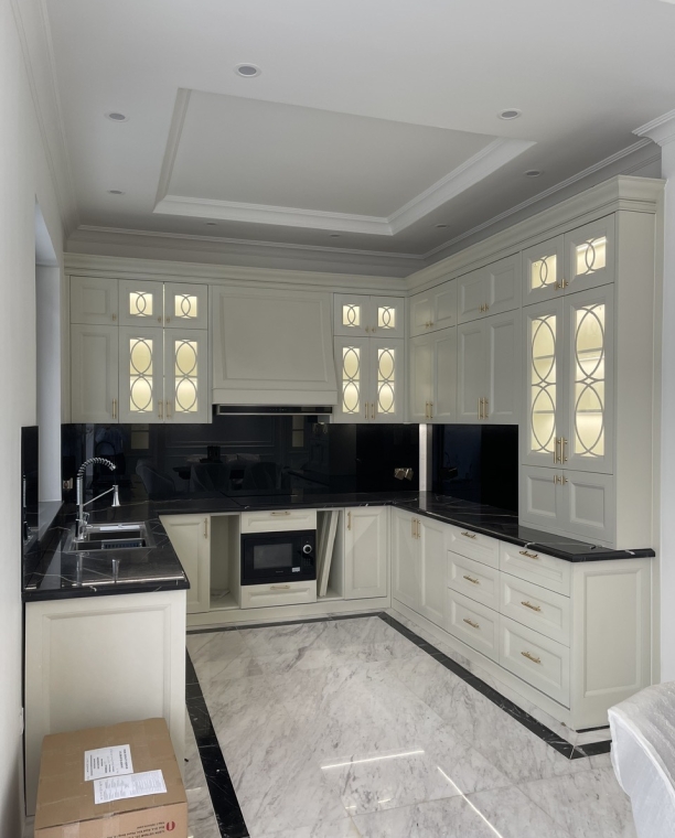 Tủ bếp tân cổ điển – Không gian bếp sang trọng và tinh tế